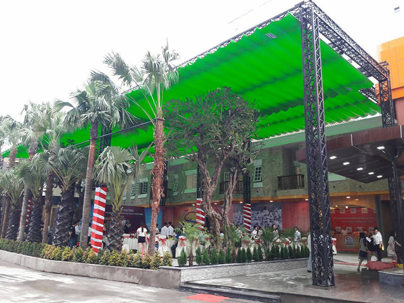 Mái xếp nhà hàng che nắng mưa Hòa Phát